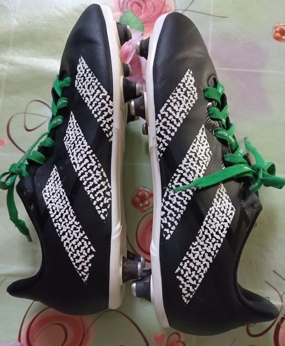 Фірмові бутси  Adidas р. 38-24  см.