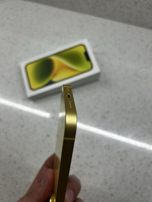 iPhone 14 128 GB Yellow (акб 81%) Б/В