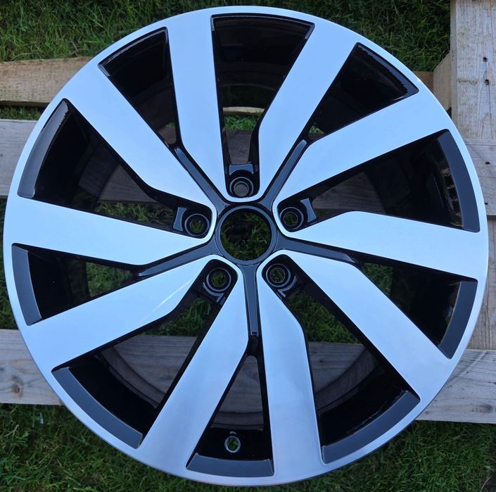 Felga Oryginał VW Golf Touran Caddy 5G0.601.025.AL 7,5Jx18 ET51 5x112