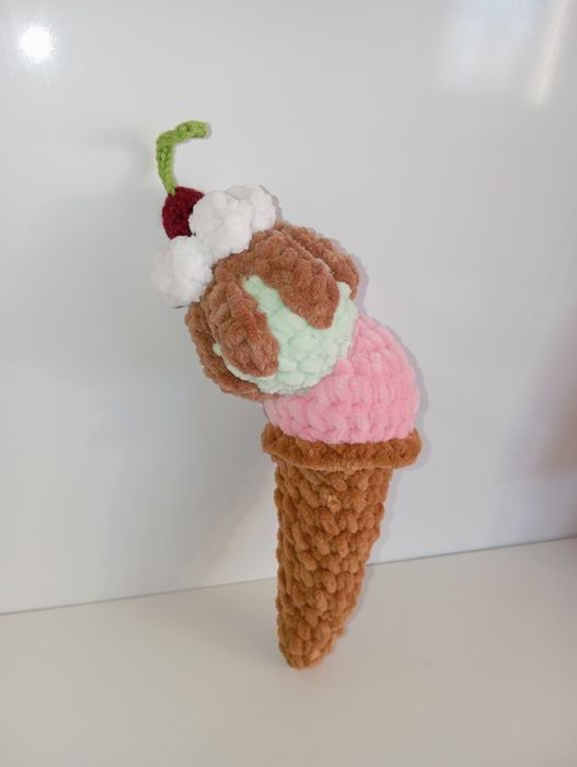 Lód na szydełku maskotka pluszak