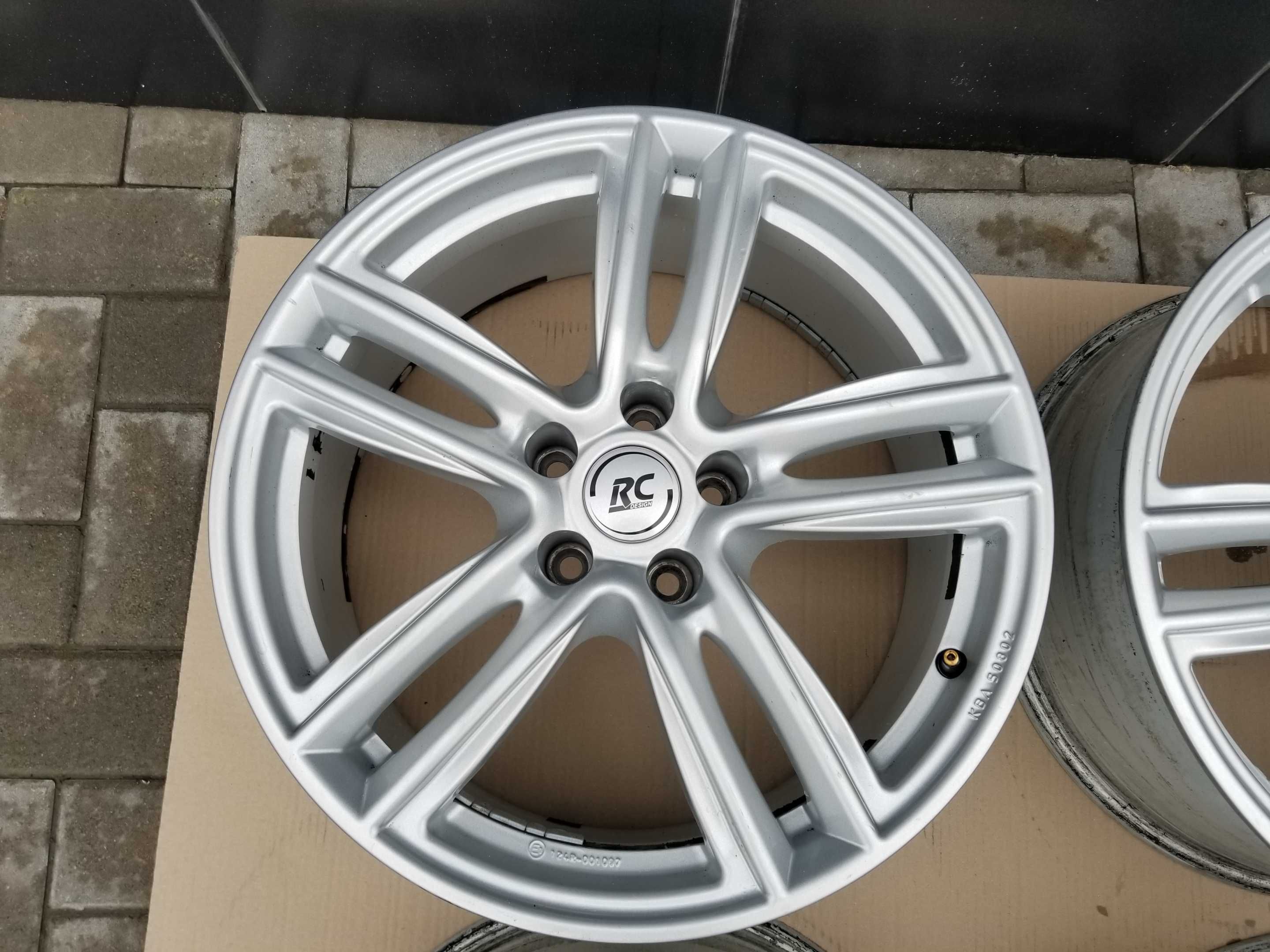 Диски на Audi 5/112 R18 8J ET25 dia 66.5mm: 3 000 грн. - Диски Сарни на Olx