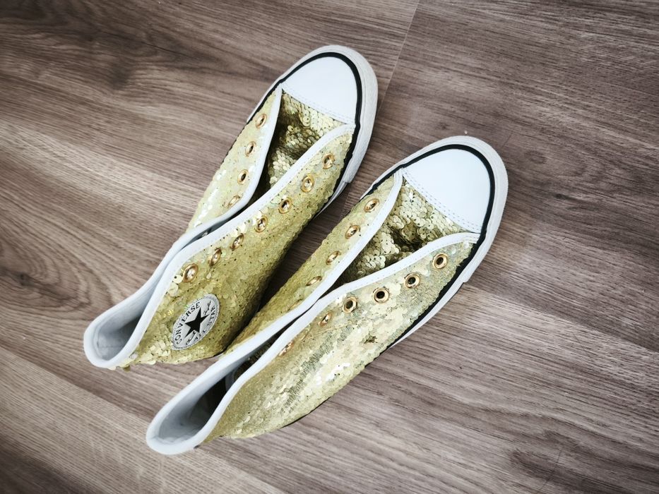 Tênis All Star Dourados