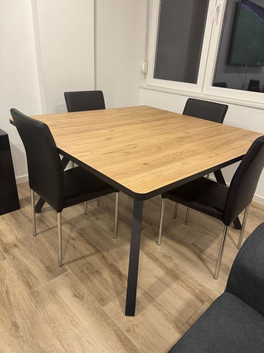 Mesa de jantar Super resistente e elegante.