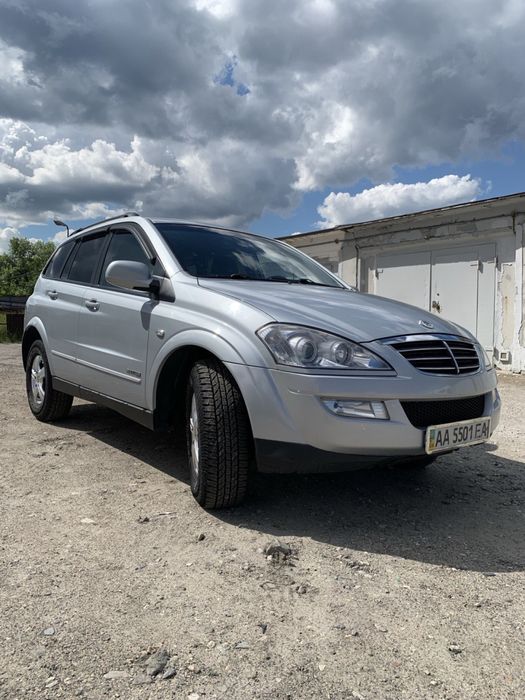 Офіційний автомобіль від першого власника.

- Жодного фарбованого елементу.
- Повний привід (підключаємий).
- Рама - оброблена.
- Коробка та двигун без зауважень.

Комлектація:

- Темний текстильний салон.
- Бортовий комп'ютер.
- Мультифункціональне кермо.
- Датчик світла.
- Клімат контроль.
- Підігріви скла та передніх сидінь.
- Багатофункціональний сенсорний дисплей з підтримкою Bluettoth, Android Auto.
- Камера заднього огляду.
- Задні парктроніки.
- Тоновані вікна.
- Легкосплавні диски R16.

Автомобіль в гарному технічному стані. Коробка та двигун без зауважень.
- Відкритий VIN-номер.
- Чесний пробіг.
- Додаткові фото/відео за запитом.
- Можлива перевірка на вашому СТО.