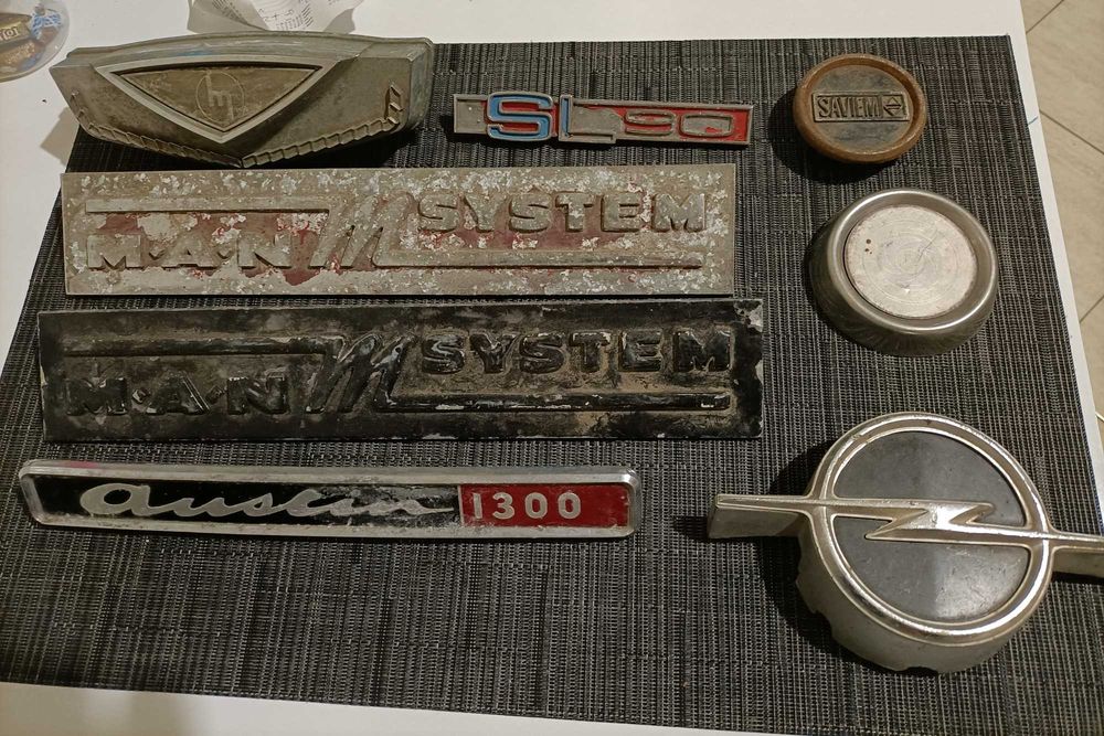 Emblemas carros antigos