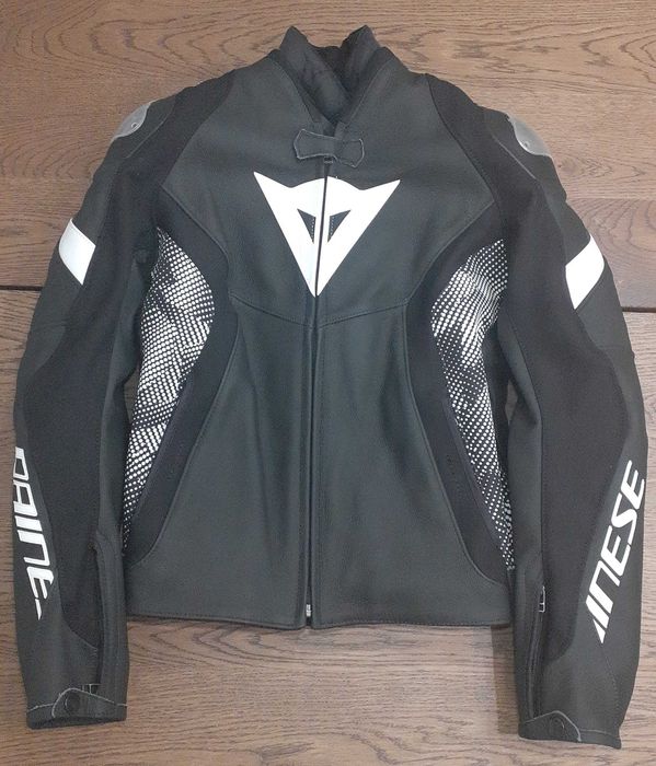 Dainese Avro 5 Lady/Mulher Leather/Pele T44 + Proteção de Costas