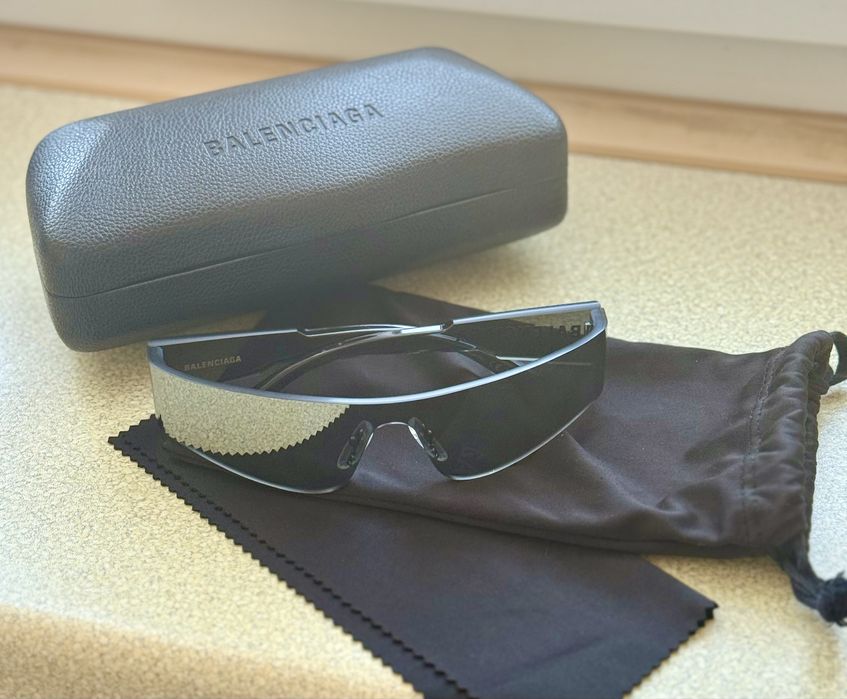 Balenciaga Mono Rectangle Sunglasses Black/ Dark Graphite - Shield