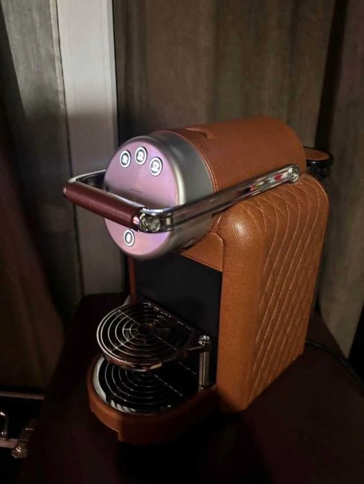 Máquina de café Nespresso Zebus