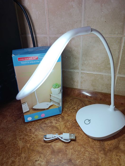 Настільна лампа 3 режими яскравості