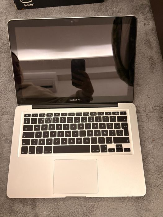 MacBook Pro 2012436941526401689602