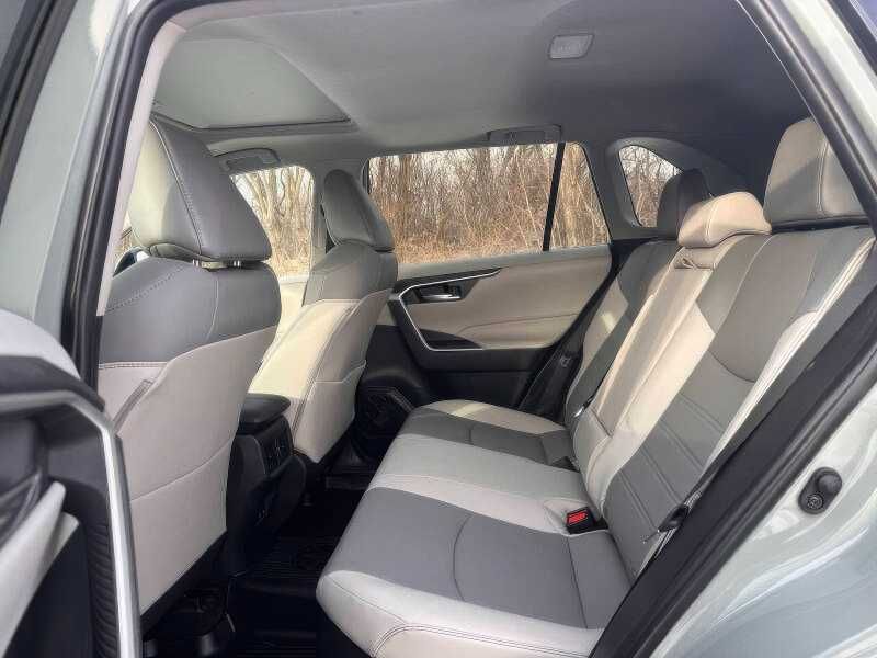 2023 Toyota RAV4 Hybrid XLE Premium