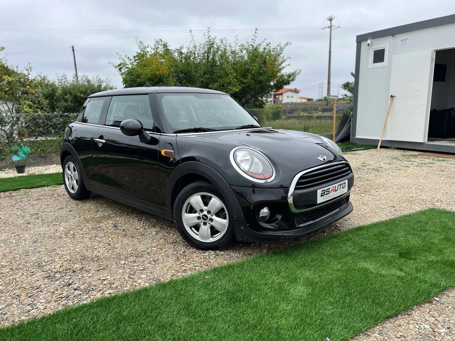 MINI 3 Portas One D Blackyard