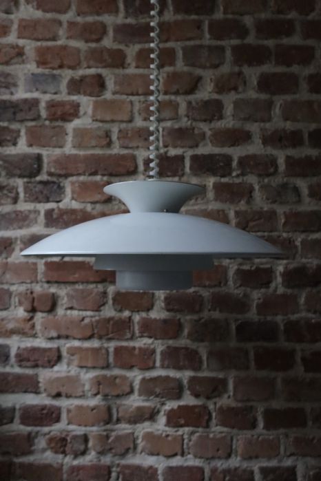 Biała duńska lampa wisząca vintage 1970 space age mid century