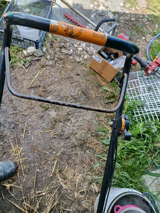 Kosiarka podkaszarka nożyce
