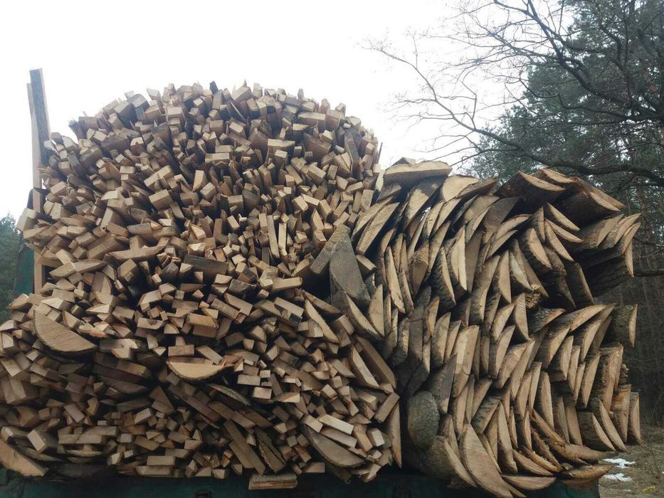 Пісок,(митий)Щебінь,Відсів,Чорнозем,Перегній,Дрова,Обрізки(дуб,сосна)