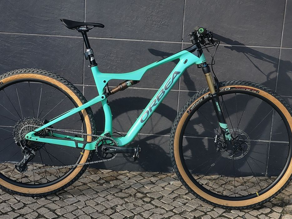 Orbea OIZ m10
Tamanho L
Rodas mavic crossmax SL alum