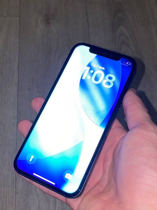 iPhone 12 64gb neverlok 

Face ID: не працює 

True Tone: працює 

АКБ