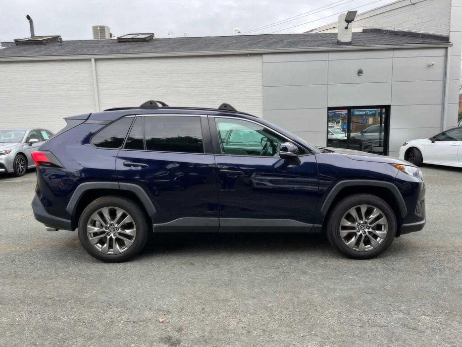 Toyota RAV4      2020