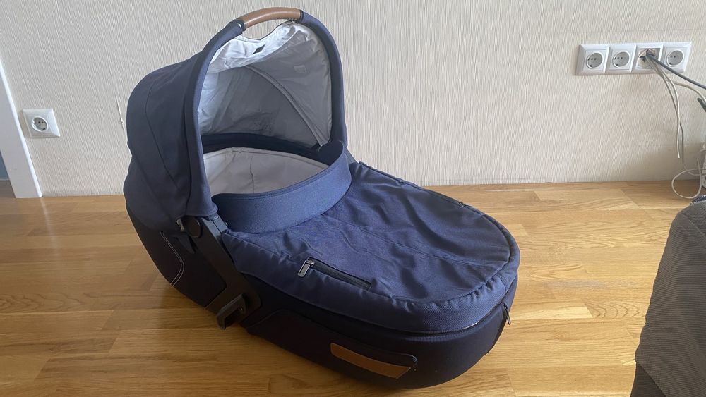 Продаються комплектуючі для коляски Mutsy iGO!