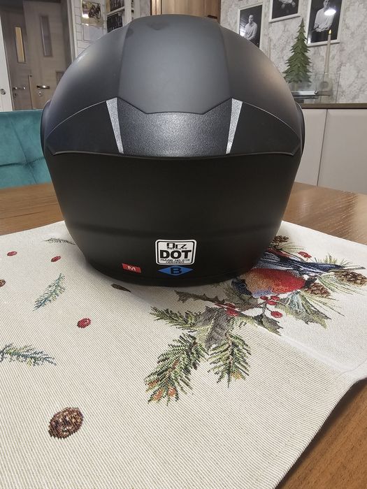 Kask szczekowy  HELMETS  plus relawica oraz kominiarke