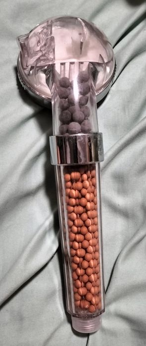 Słuchawka prysznicowa regulowana,zmieniająca kolor pod wpływem wody