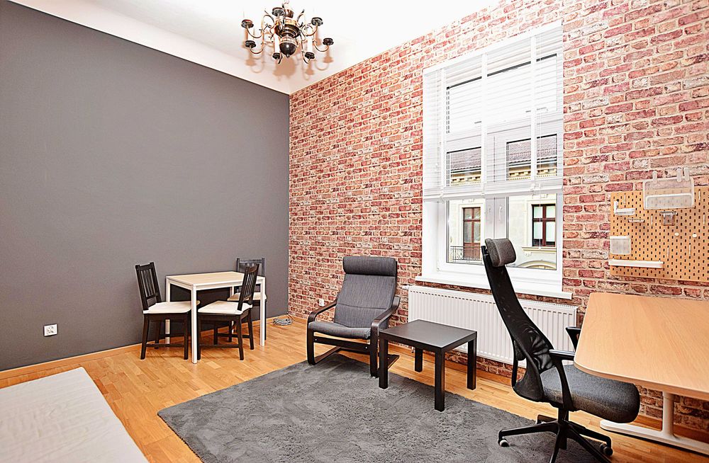 2 osobne pokoje, 40 m2, przy ulicy Straszewskiego obok Rynku, tramwaj,