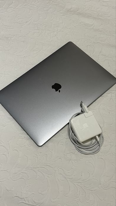 Macbook pro 16”. RAM 64gb. SSD 1Tb