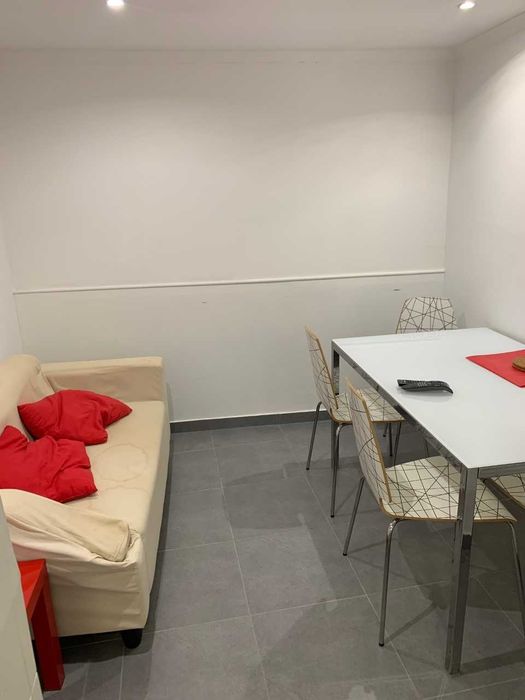 Alugo quarto em apartamento a 5 min da Universidade Católica