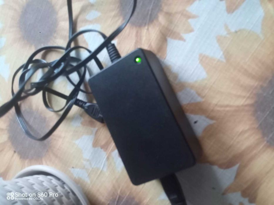 Адаптер MikroTik 24V 0.8A Power Adapter (18POW) 18 Вт (19,2 Вт) новий. Або блок живлення для HP 16/32V (див. фото)