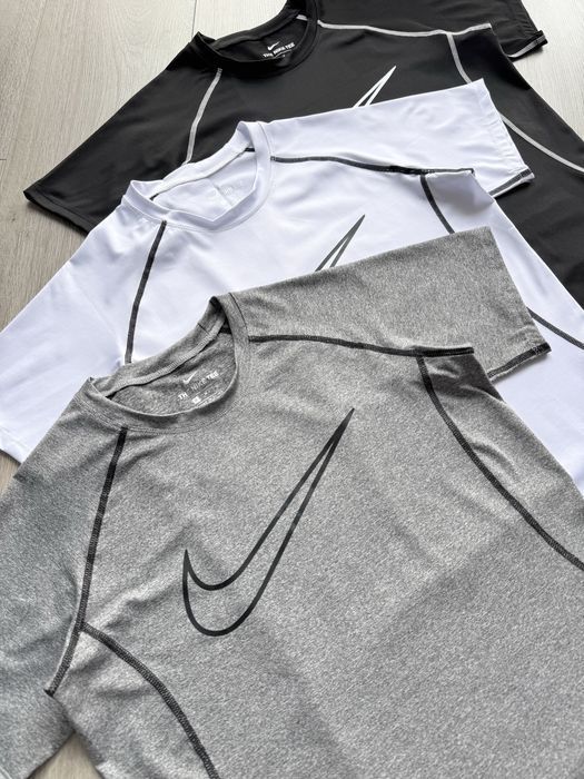 Футболка термо Nike