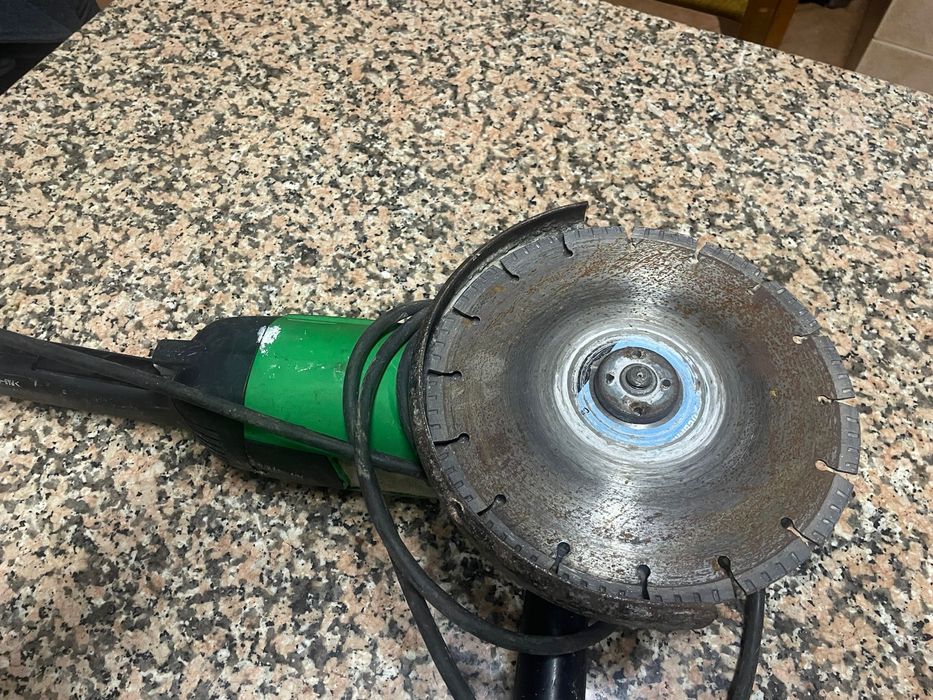 Rebarbadora Hitachi G 23SF2