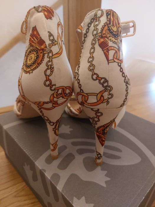 Buty na obcasie  szpilki sandały Salamander 39