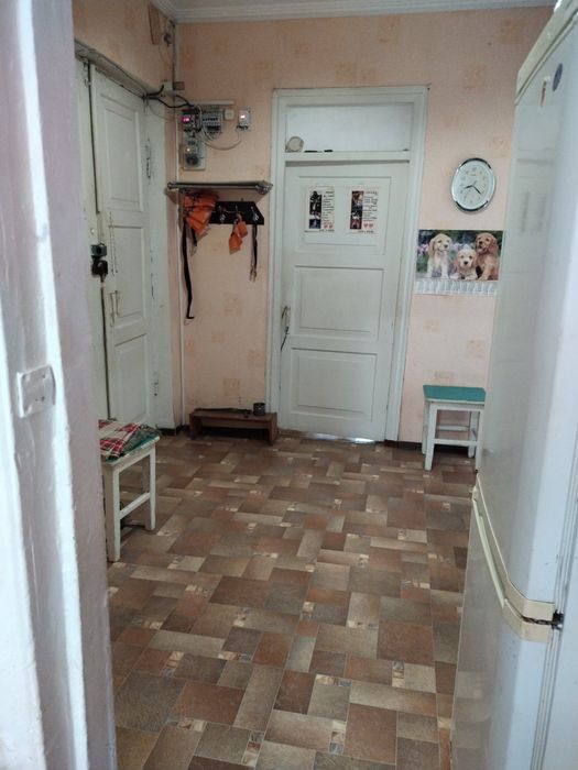 Продам 2х комнатную квартиру.Сталинка 2 эт.