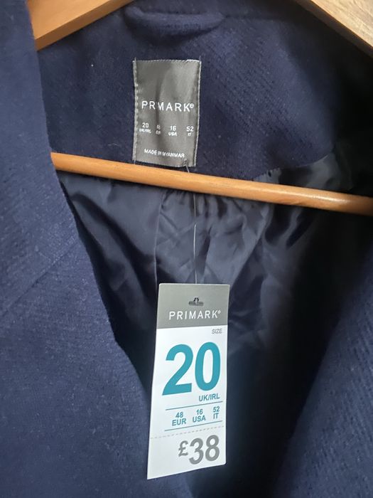 Ідеальне базове коричневе пальто