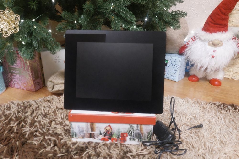 Цифрова фоторамка Texet 10 дюймів. Роздільна здатність 1024 x 768