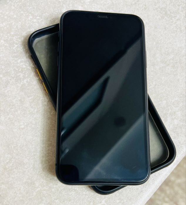 Продам телефон Apple iPhone 11 64GB