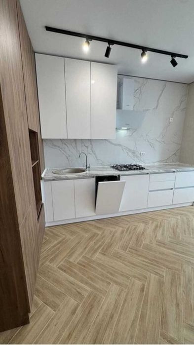 Продаж 1 к квартири