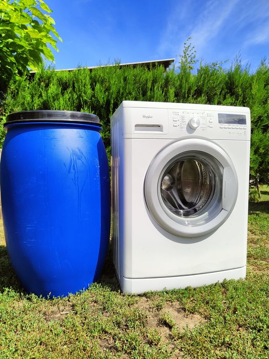 Пральна машина з баком