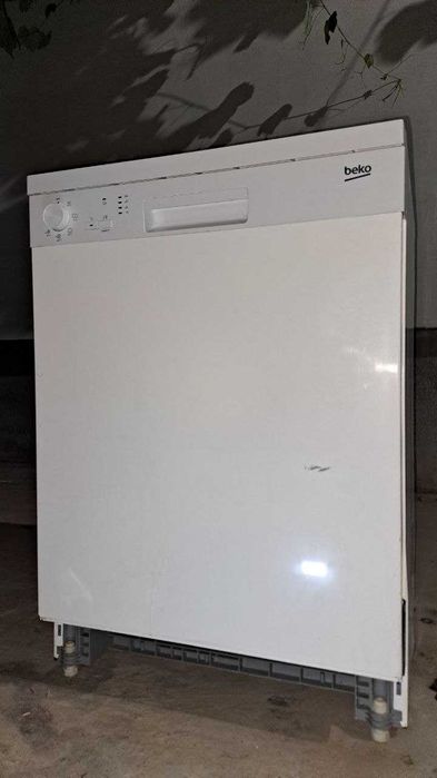 Посудомийна машина Beko
