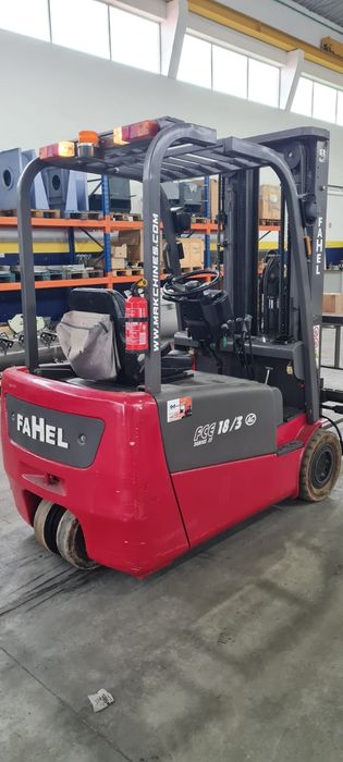 Empilhador Fahel FCE18 elétrico
