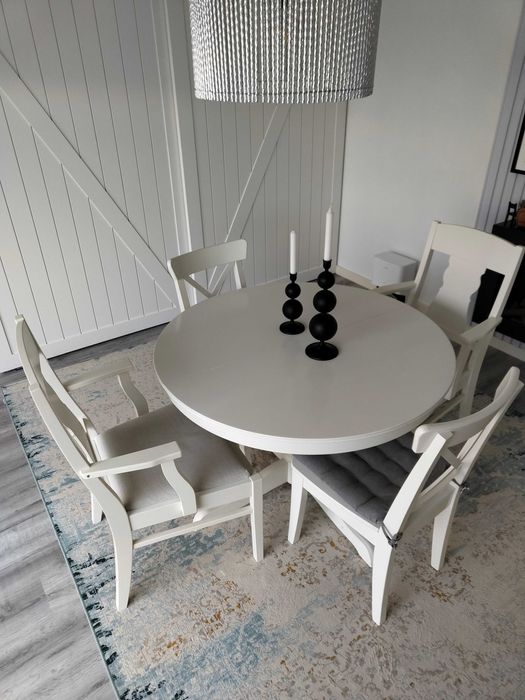 4 cadeiras brancas INGATORP e INGOLF