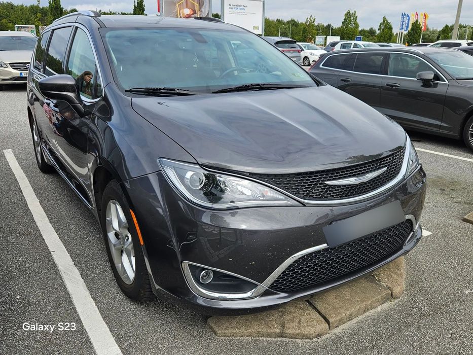 Chrysler Pacifica Chrysler Pacifica 3.6 V6 benzyna, 2020, automat, USA — rodzinny van, b