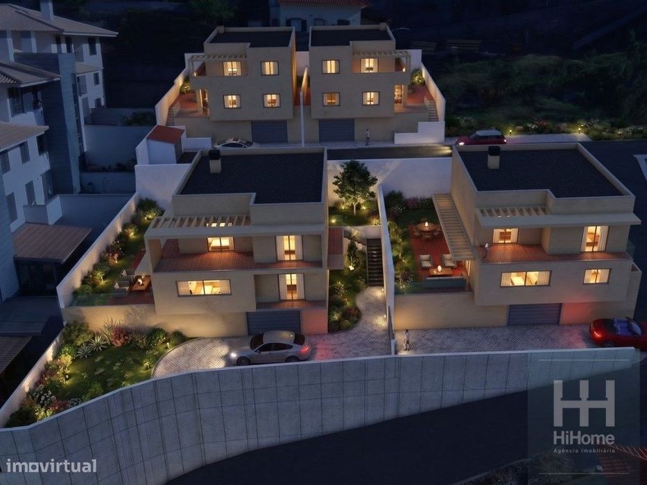 Moradia Geminada T3 em construção na Abegoaria - Caniço