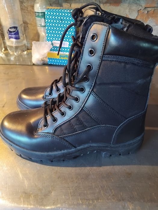 Берці чоловічі.  Шкіряни. Нови.