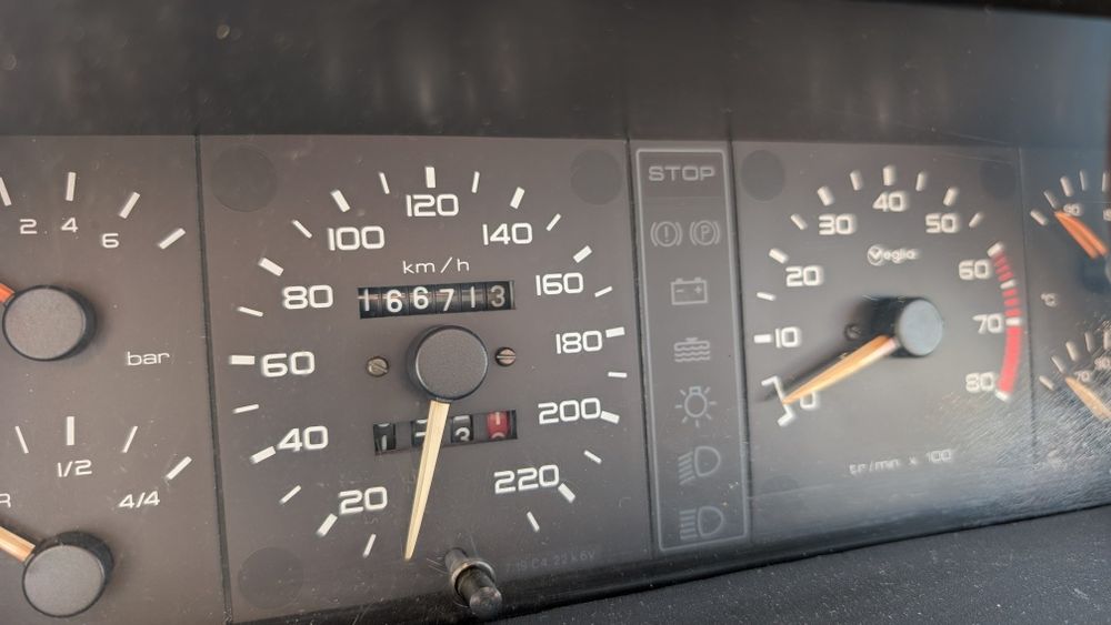 Peugeot 205 — fotografia 8