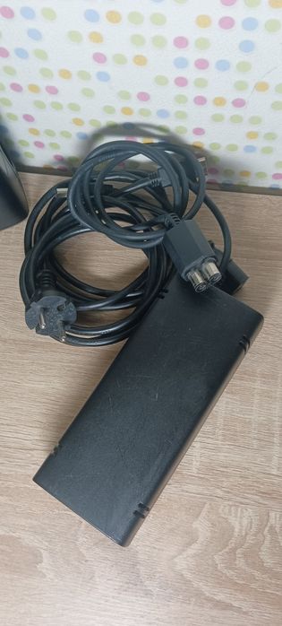 Продаю Xbox 360 Slim с установленным Freeboot