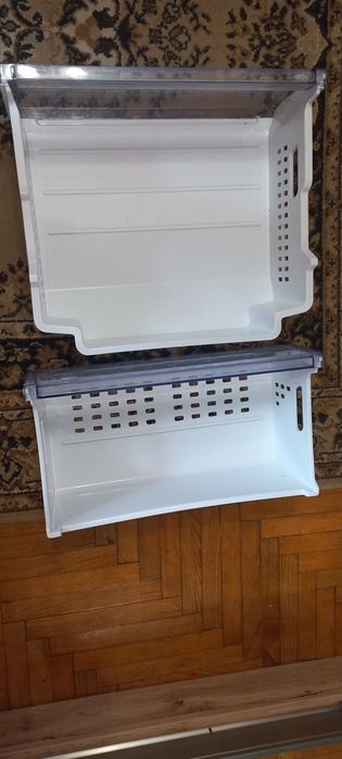 Продам шуфляди до морозилки холодильника Beko