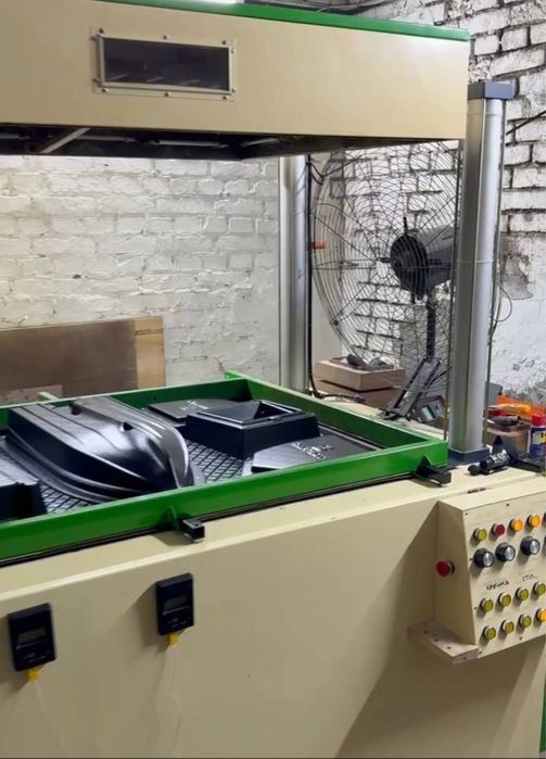 Вакуумне формування деталей з пластику, ЧПУ фрезерування.