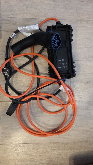 Orginalna Ładowarka samochodowa typ2 10a