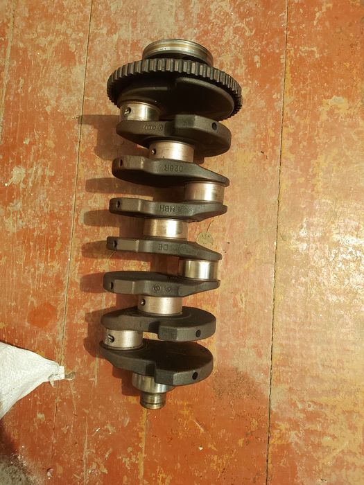 Продам Коленвал на Wolkswagen Passat B5 1998 г.в 1.8 бензин